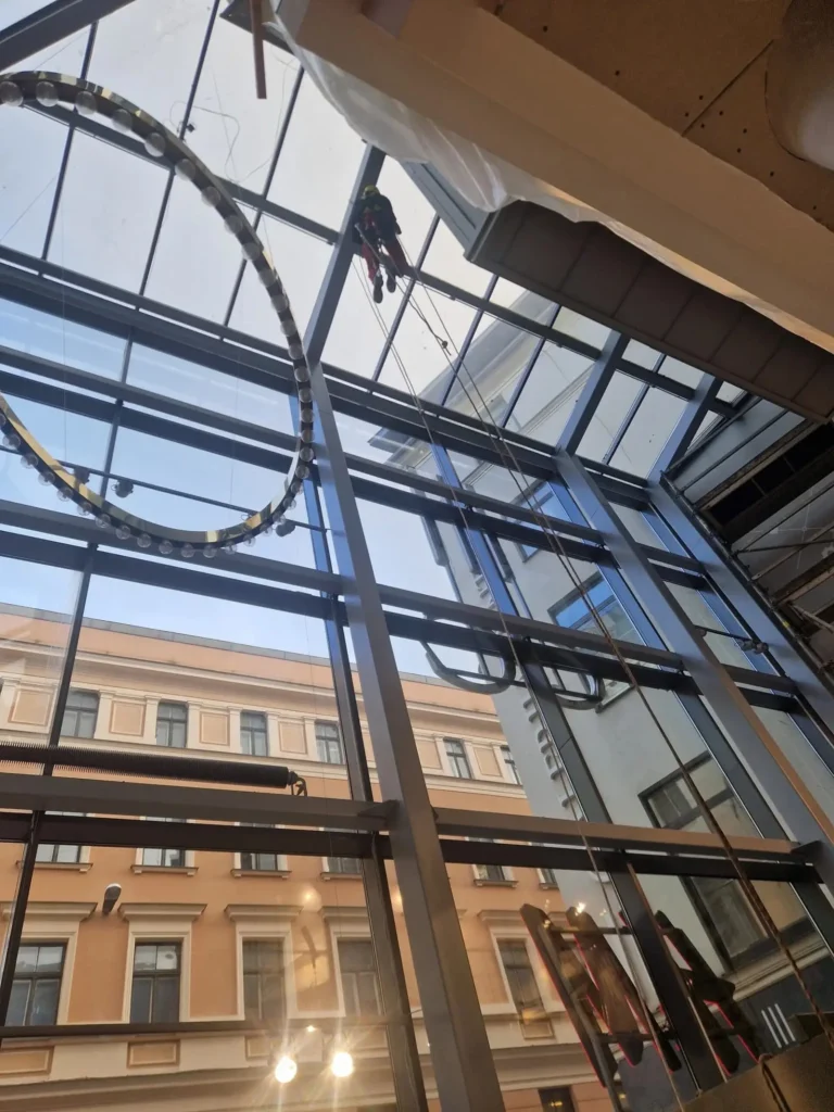 Industriālo ēku apkalpošana