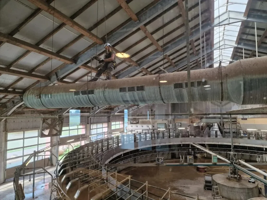 Lauksaimniecības bunkuru, angāru un kaltes tīrīšana